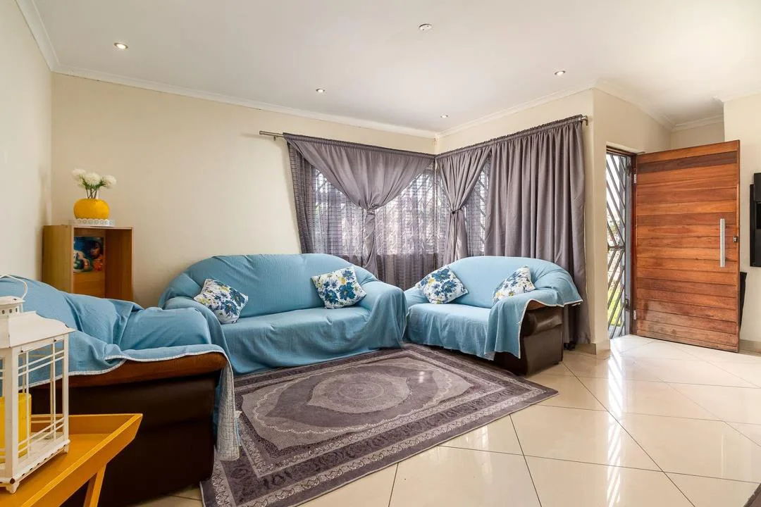 5 Bedroom House for sale in Ravensmead