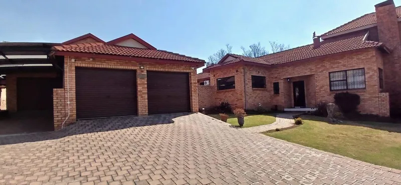 4 Bedroom House for sale in Ben Fleur