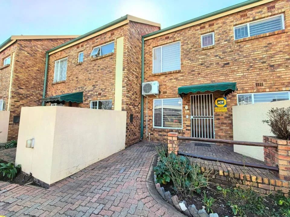 3 Bedroom Townhouse for sale in Vaalpark