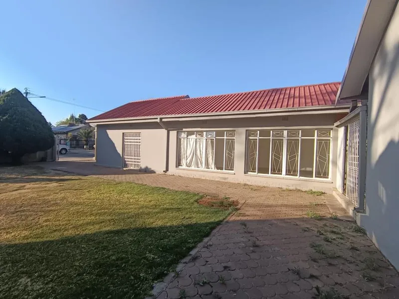 4 Bedroom House to rent in Vryburg