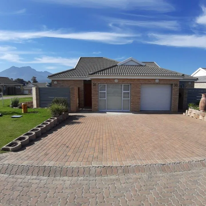 2 Bedroom House for sale in Groenkloof Retirement Village