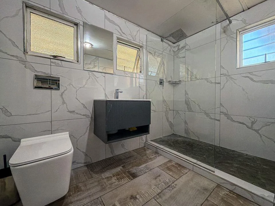 2 Bedroom Townhouse for sale in Amanzimtoti