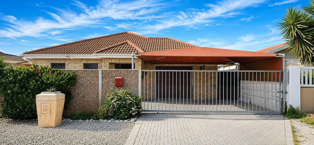 3 Bedroom House for sale in Laaiplek