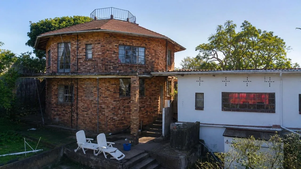 4 Bedroom House for sale in Bathurst