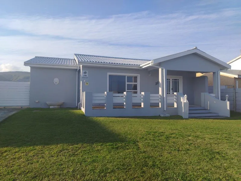 3 Bedroom House for sale in Franskraal