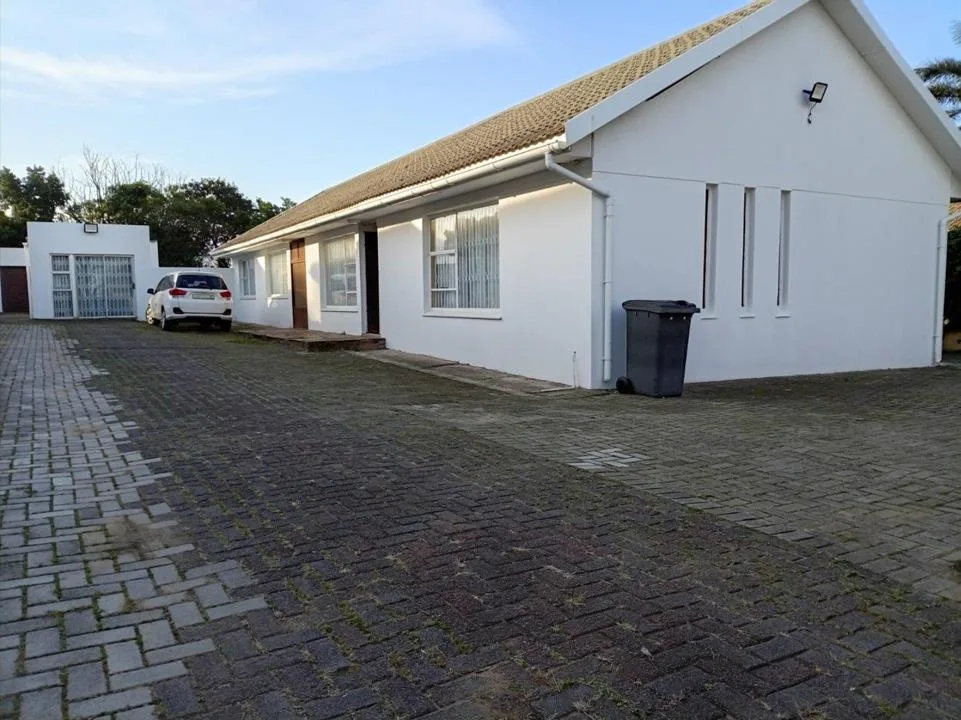 4 Bedroom House for sale in Dawn