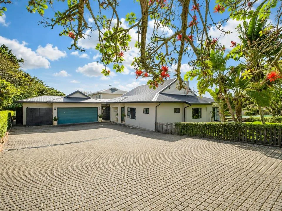 4 Bedroom House for sale in Zinkwazi Beach