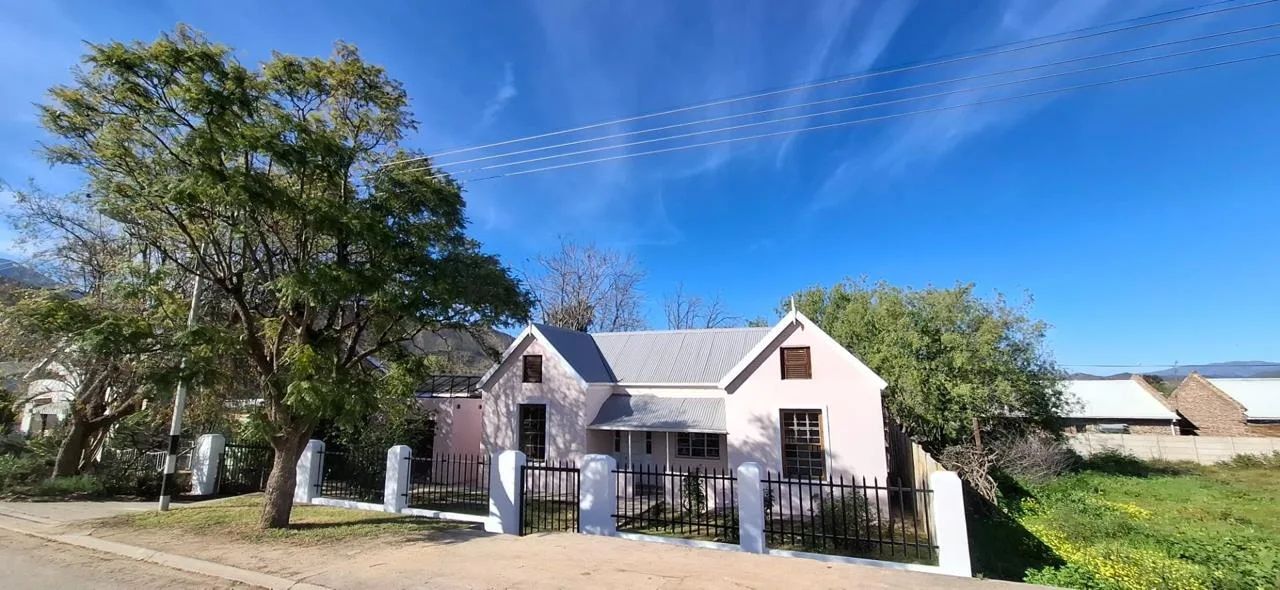 3 Bedroom House for sale in Ladismith