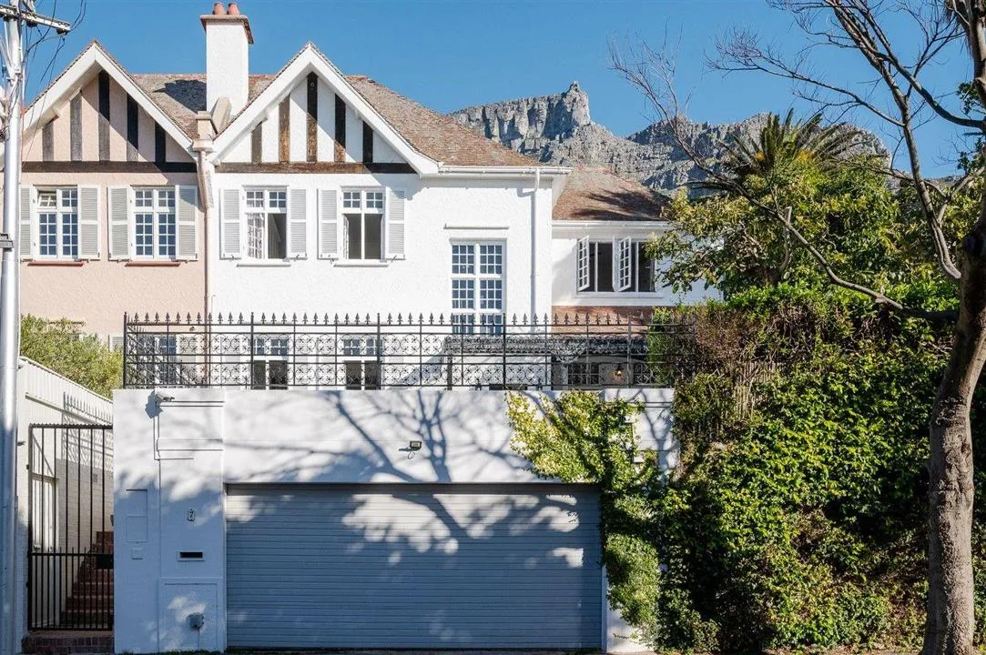 3 Bedroom House for sale in Higgovale