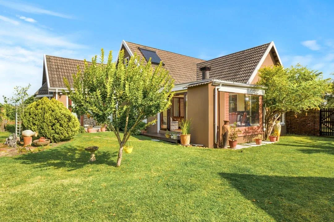 3 Bedroom House for sale in The Island