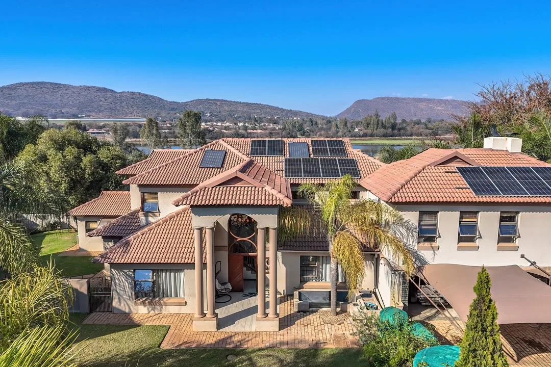 5 Bedroom House for sale in Birdwood Estate