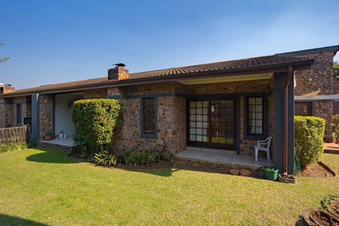 2 Bedroom House for sale in Bothas Hill