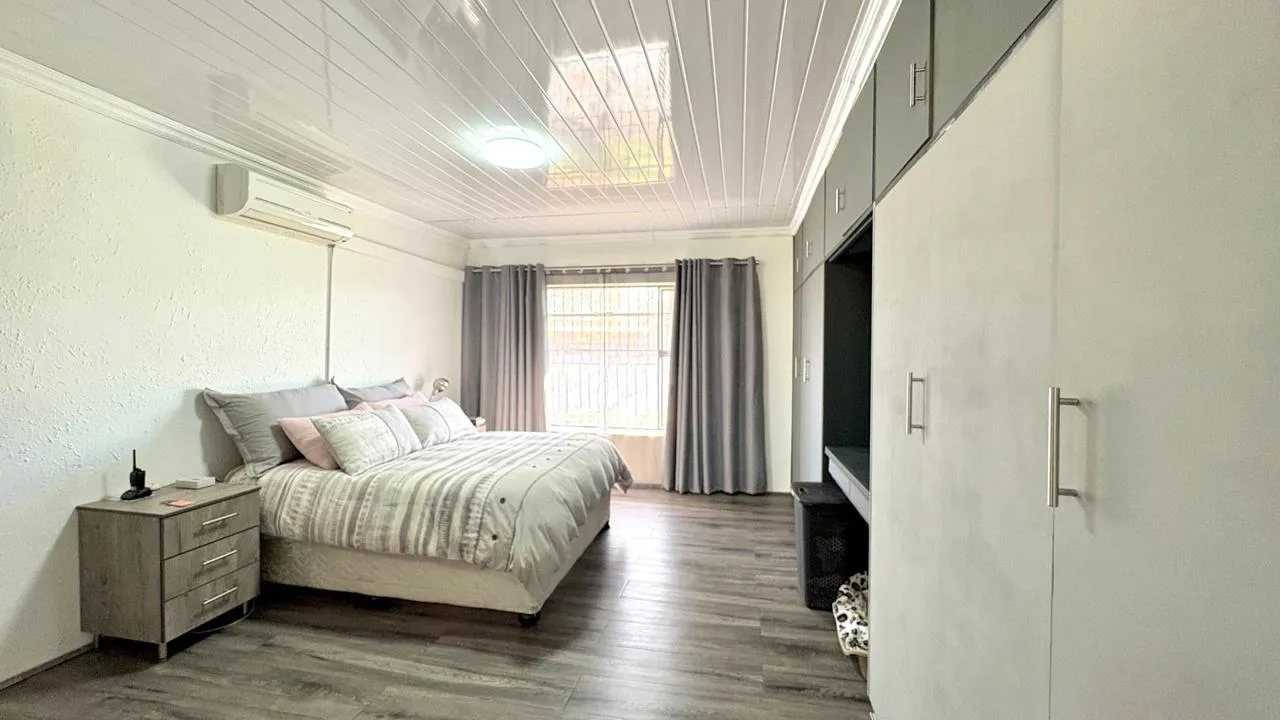 4 Bedroom House for sale in Fichardt Park