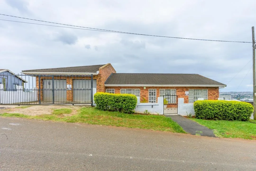6 Bedroom House for sale in Mobeni Heights