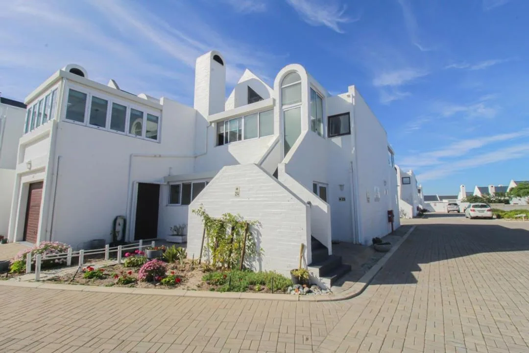 2 Bedroom Apartment / flat for sale in Dwarskersbos