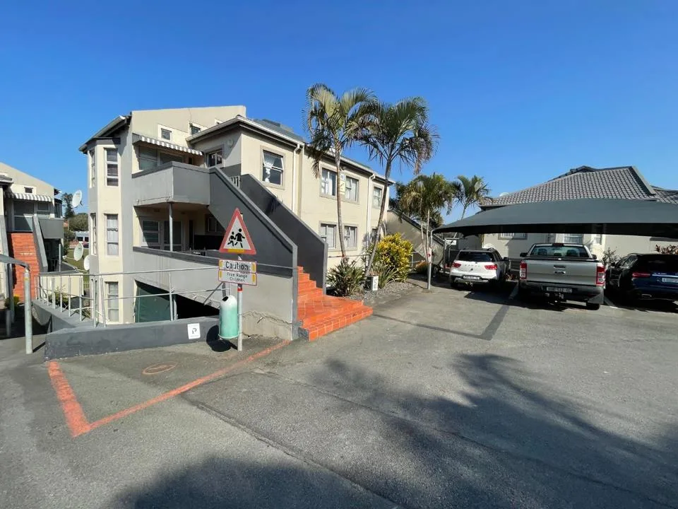 3 Bedroom Apartment / flat to rent in Selborne