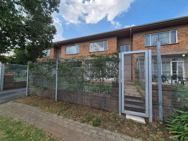 3 Bedroom Townhouse to rent in Farrarmere
