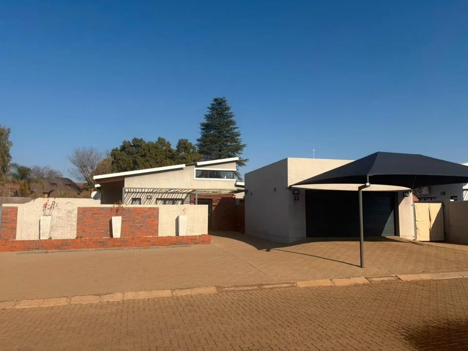 4 Bedroom House for sale in Kuruman