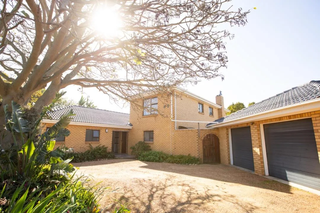 4 Bedroom House for sale in Noorsekloof
