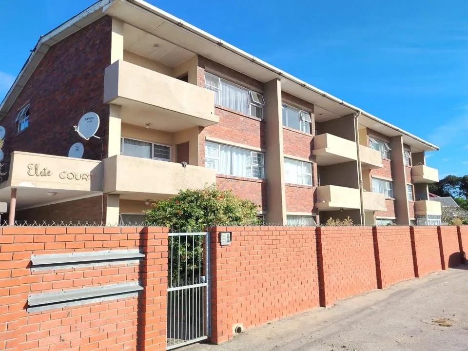 2 Bedroom Apartment / flat for sale in South End