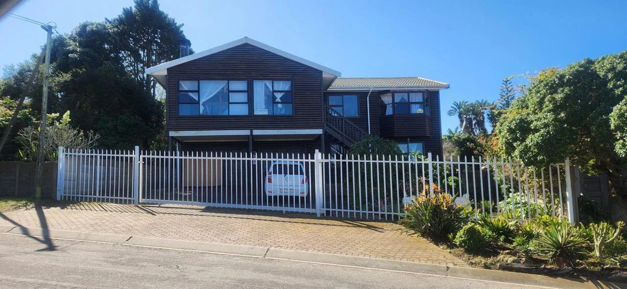 6 Bedroom House for sale in Dana Bay
