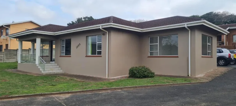 4 Bedroom House for sale in Uvongo