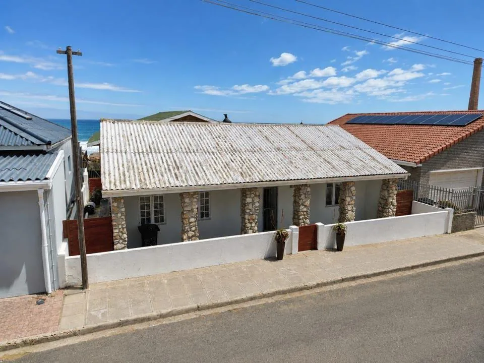 2 Bedroom House for sale in Lamberts Bay