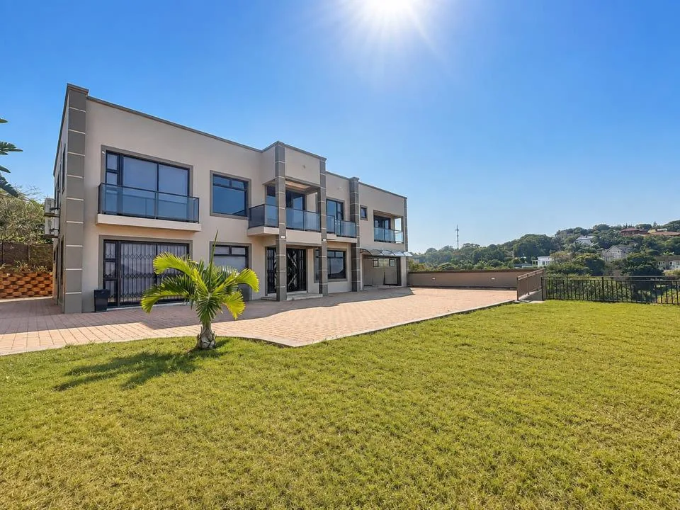 5 Bedroom House for sale in Salt Rock