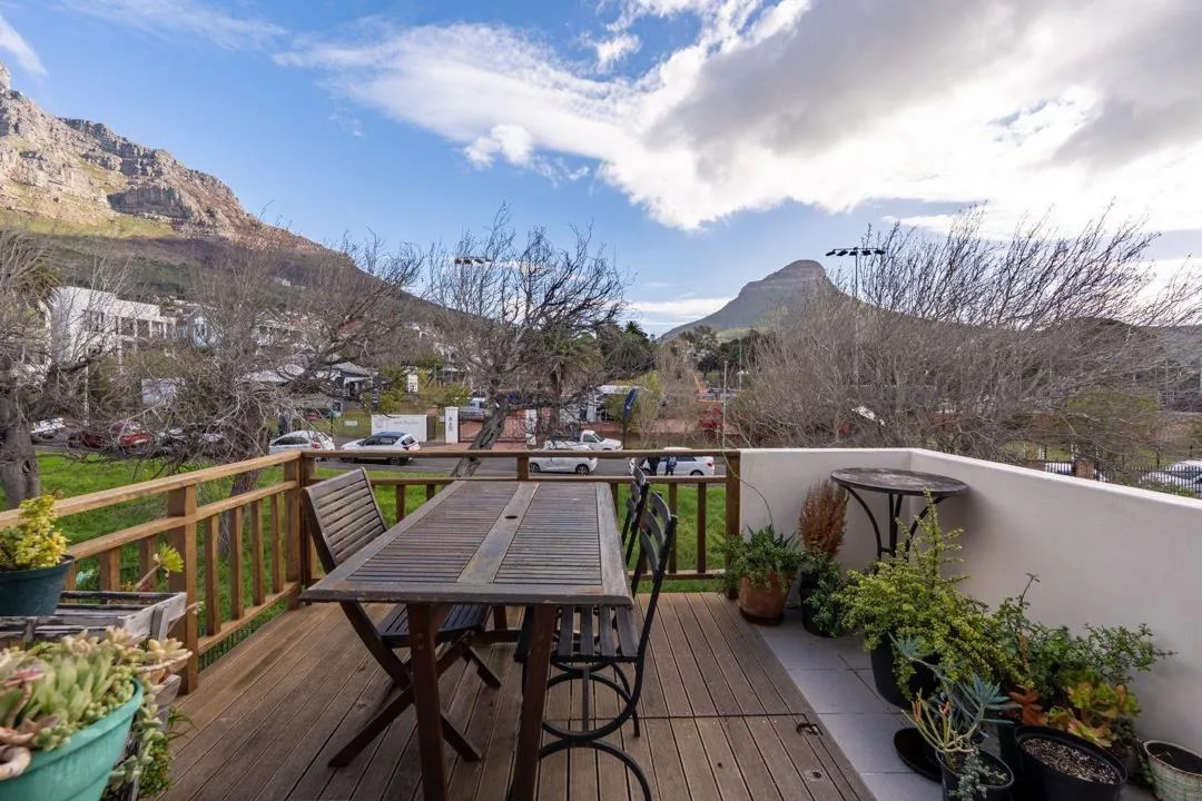 2 Bedroom Apartment / flat for sale in Oranjezicht