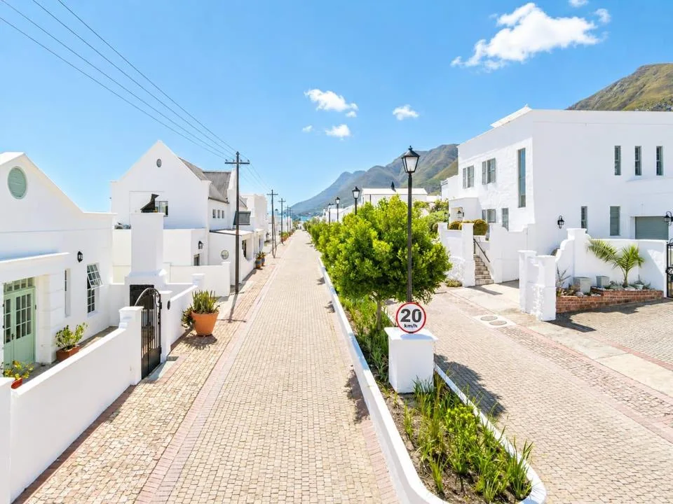 3 Bedroom House for sale in Chanteclair