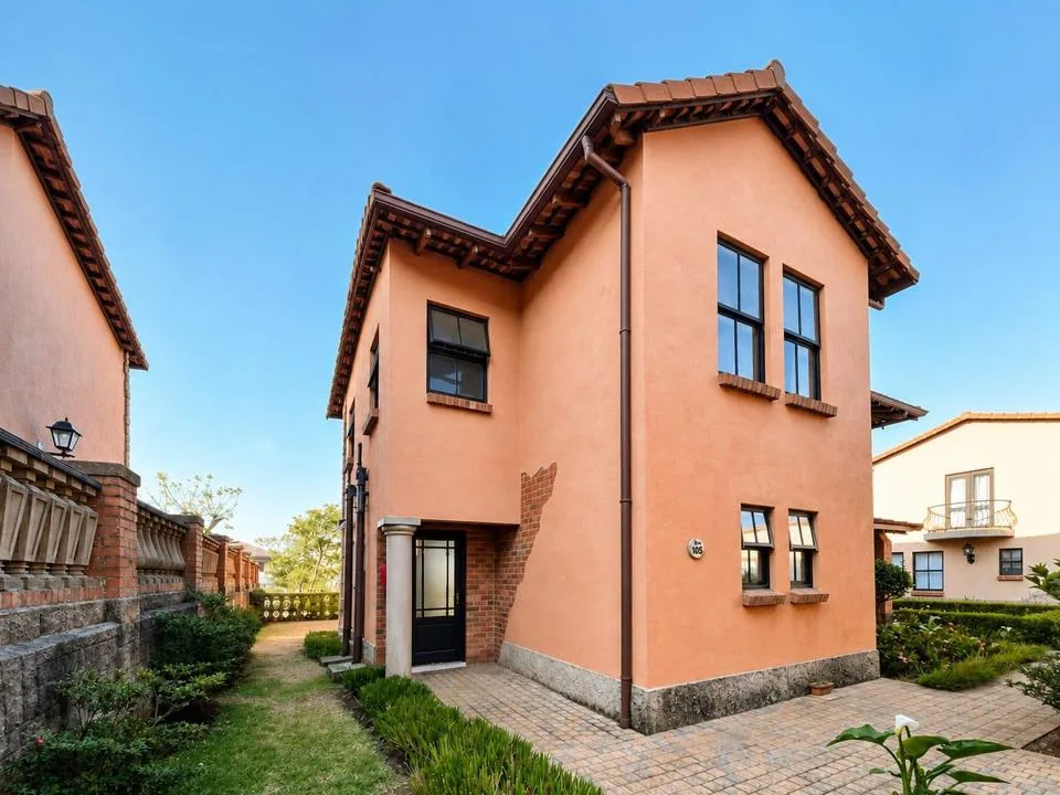 2 Bedroom Townhouse for sale in Plantations Estate