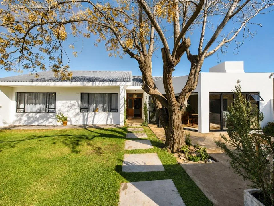 3 Bedroom House for sale in Van Riebeeck Park
