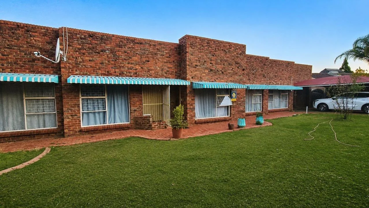 4 Bedroom House for sale in Pellissier
