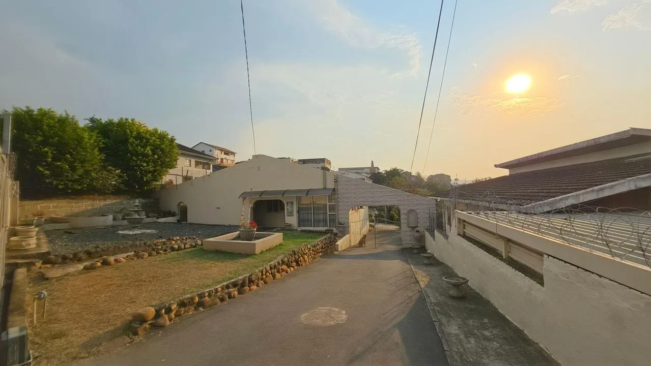 5 Bedroom House for sale in Clare Hills