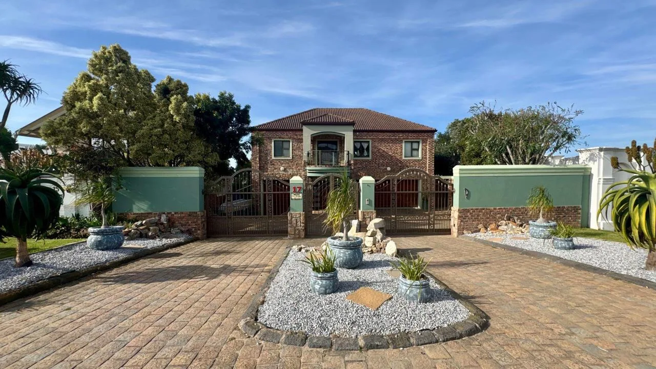 6 Bedroom House for sale in West Bank