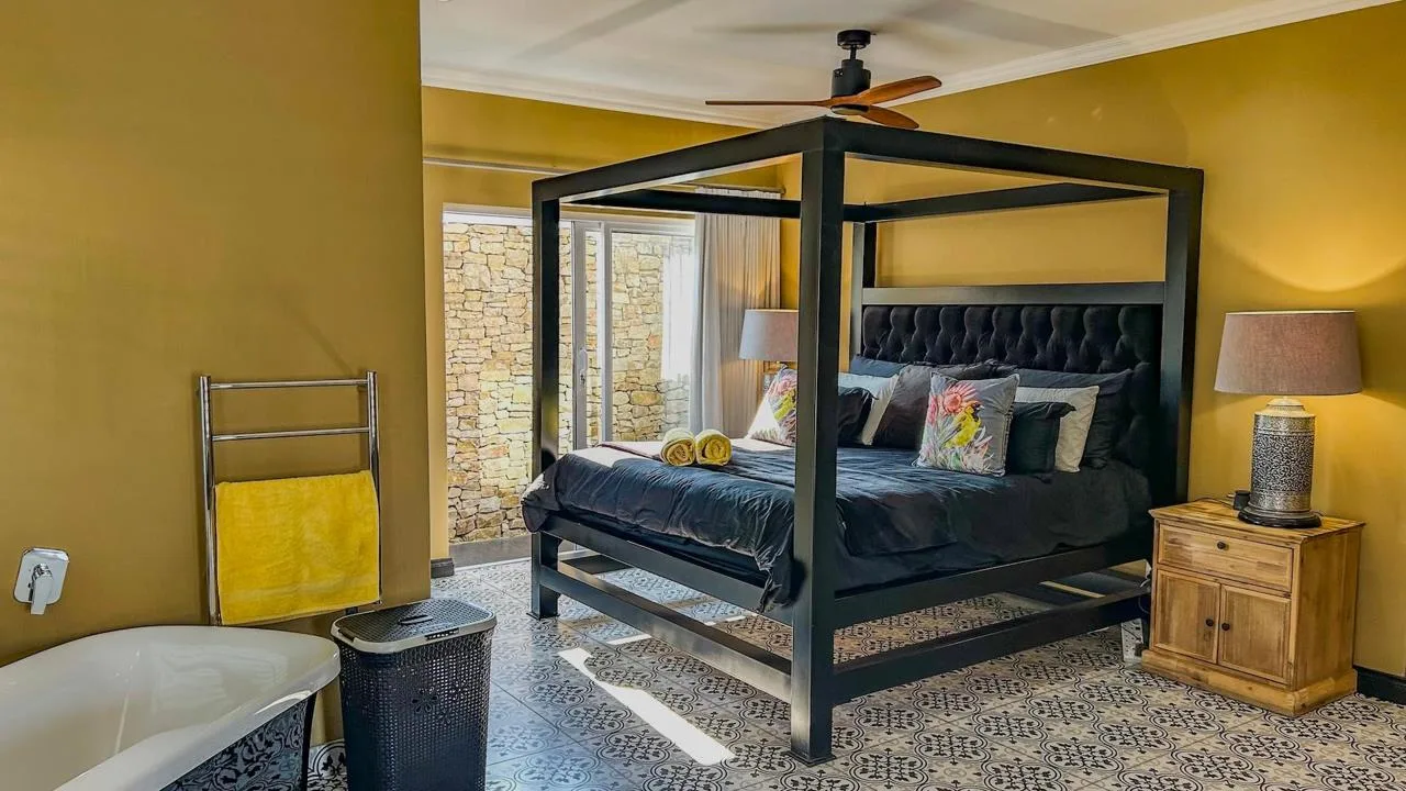 3 Bedroom Townhouse for sale in Beacon Bay