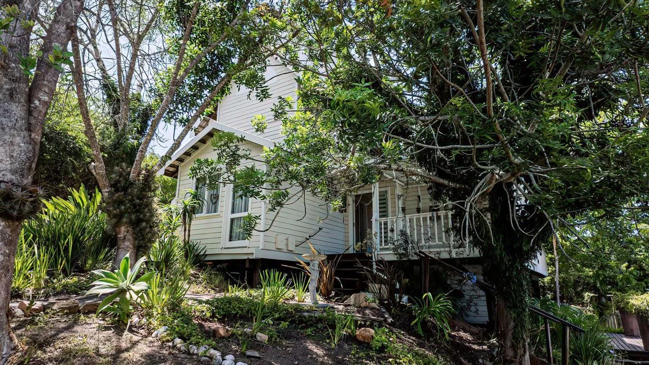 5 Bedroom House for sale in Hunters Home