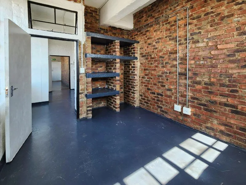 Apartment / flat to rent in City & Suburban