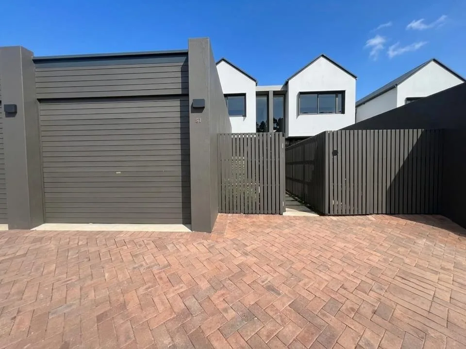 2 Bedroom Townhouse for sale in Sheffield Beach