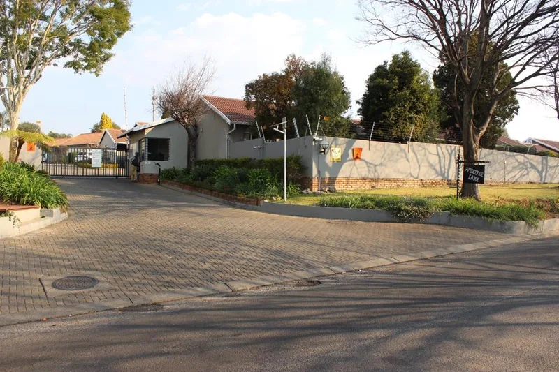 2 Bedroom Townhouse to rent in Northwold