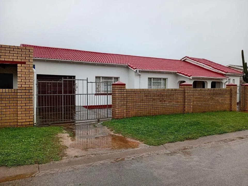 3 Bedroom House for sale in Kwanobuhle