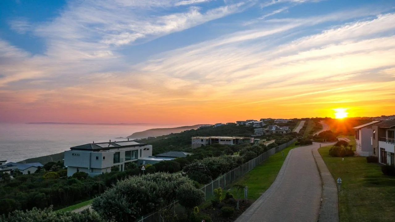 4 Bedroom House for sale in Oubaai