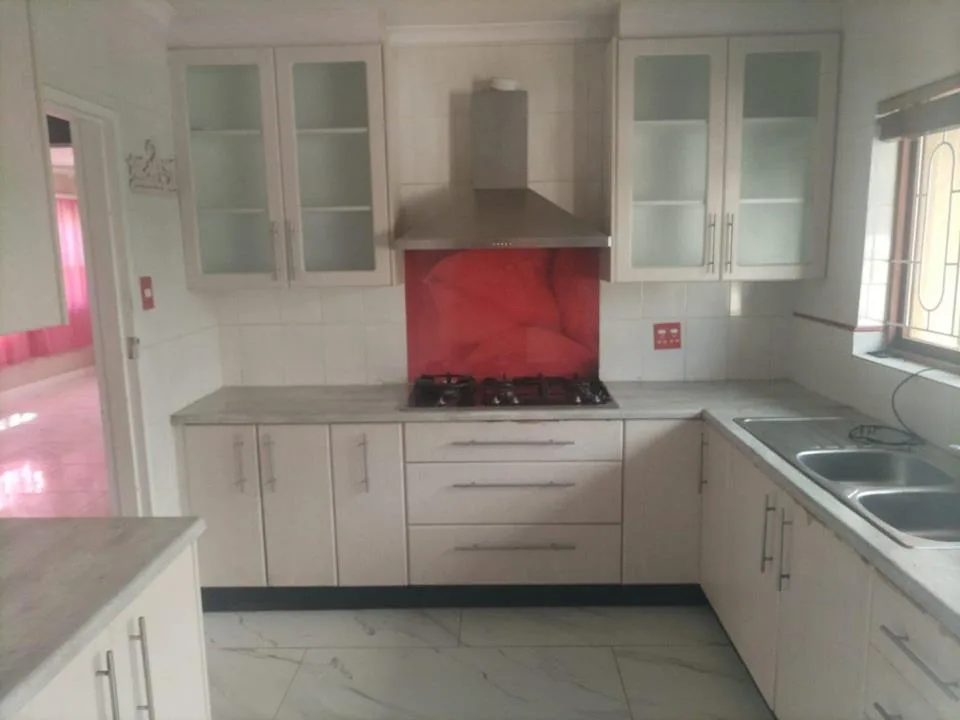 4 Bedroom House for sale in Strand Central