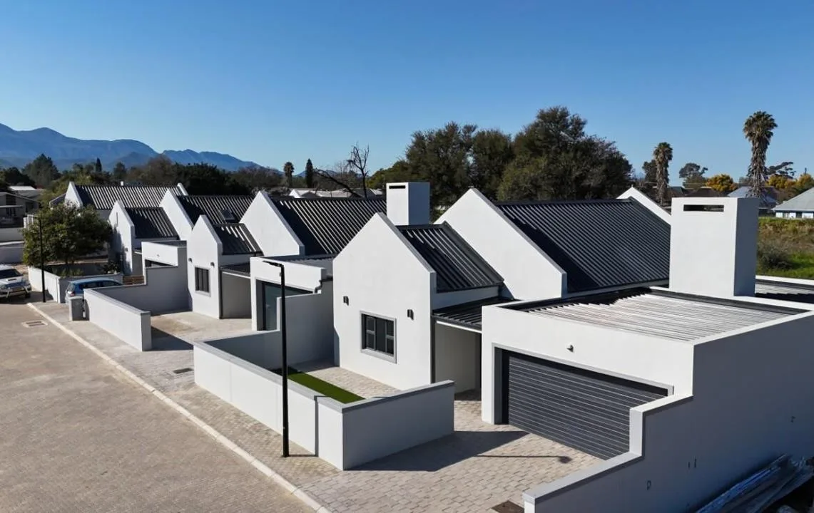 2 Bedroom House for sale in Robertson
