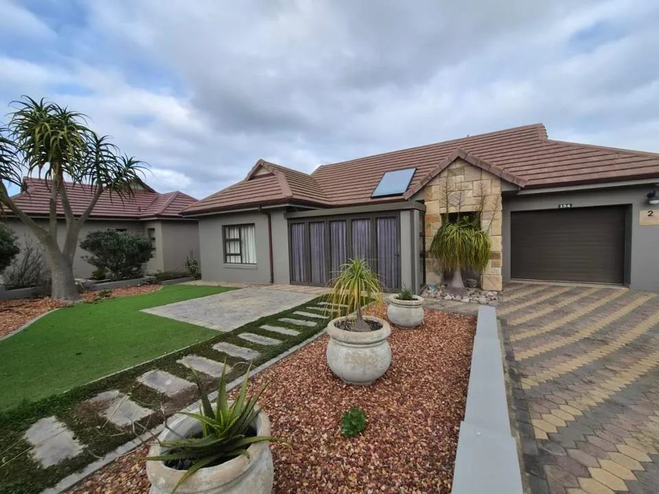 2 Bedroom House for sale in Paradise Coast