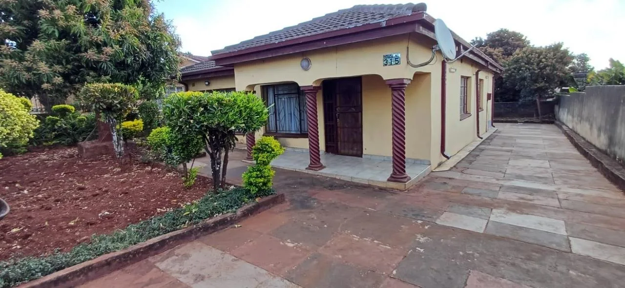 4 Bedroom House for sale in Thohoyandou