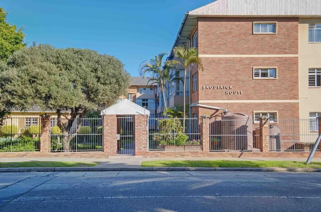3 Bedroom Apartment / flat for sale in St Georges Park