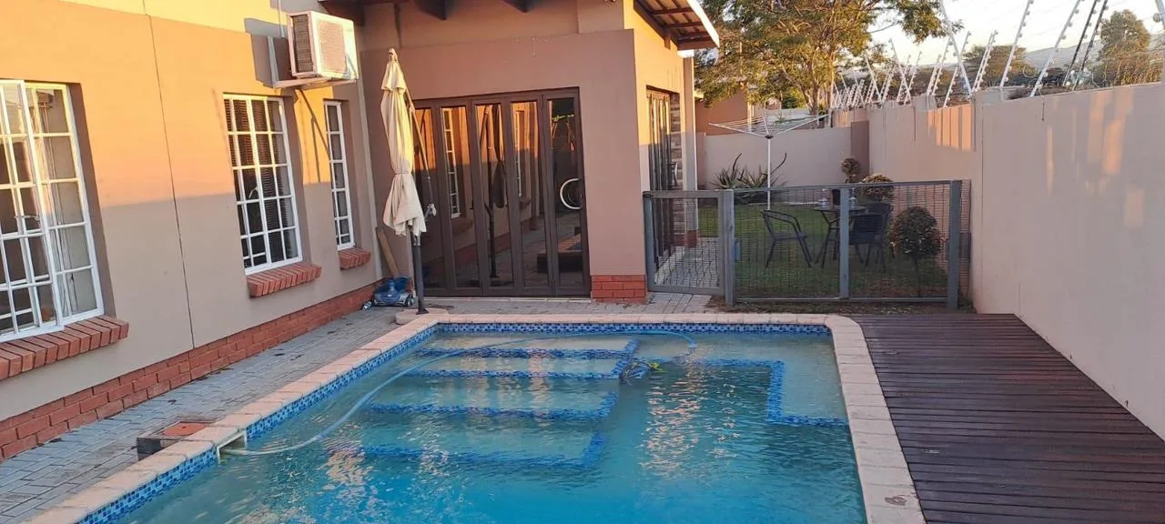 3 Bedroom House for sale in Waterval East