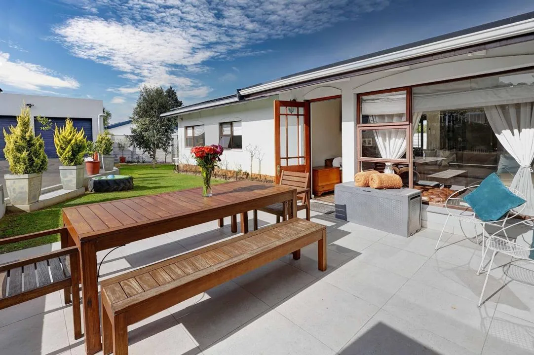 4 Bedroom House for sale in Hoheizen