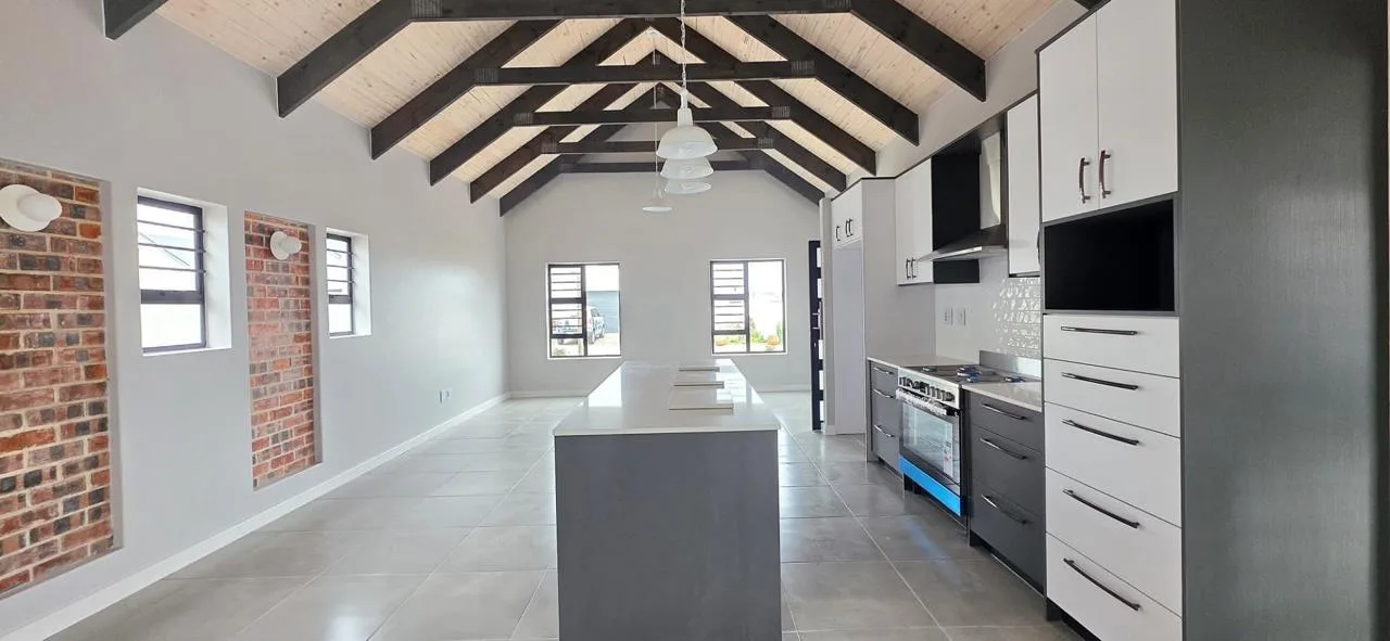 3 Bedroom House for sale in Laguna